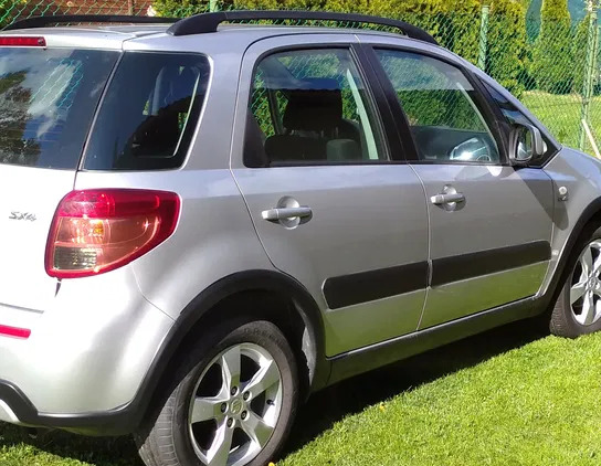 małopolskie Suzuki SX4 cena 18500 przebieg: 204000, rok produkcji 2010 z Wadowice